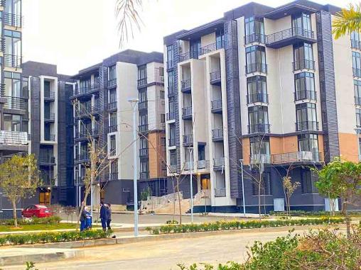 شقه للبيع بتسهيلات علي 12 سنه  بمدينتي78متر في الb8